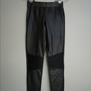 Italian fleece lined faux leatherette leggings